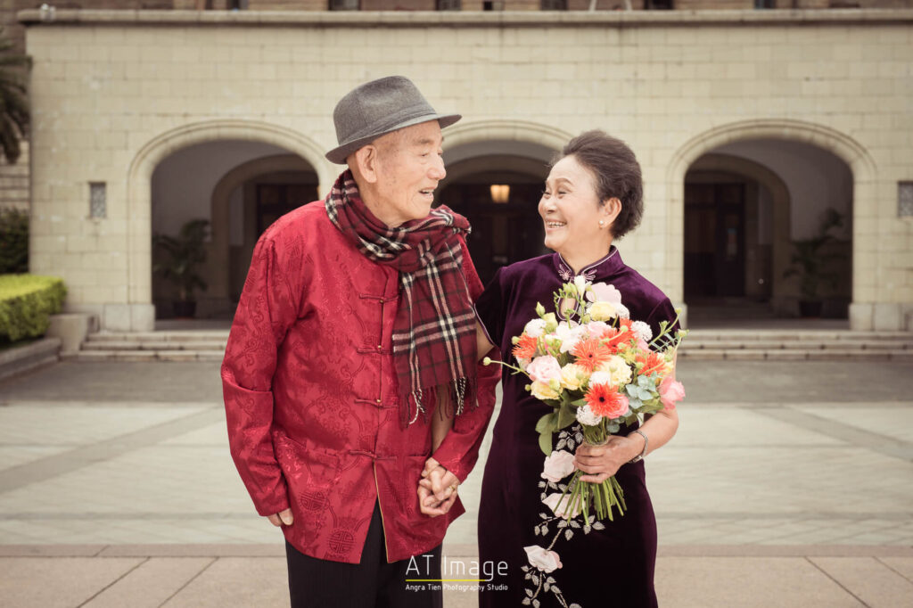 《全家福》 張團圓全家福 結婚五十週年紀念  / 國軍英雄館